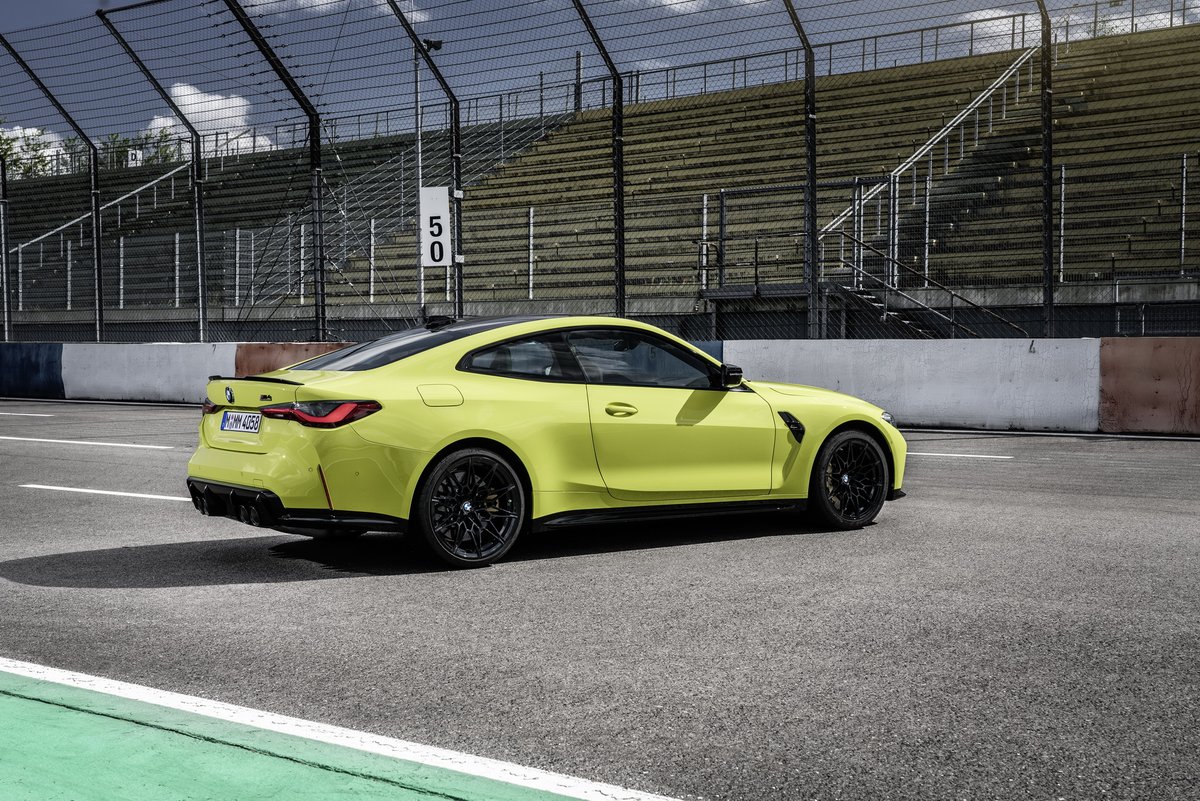 MotorBlogMX's tweet photo. - Exclusivos de @BMWMex M4 son los asientos en fibra de carbono 10 kg más ligeros y con mayor soporte.
- Mismo motor pero un estilo más personal al tratarse de un coupé.
- M Analyzer con detalles de manejo en pista.
- Desde $2,030,000
#BMWFastOrFun #TeamM4 #TheM3M4Competition https://t.co/eWre8rhTMc