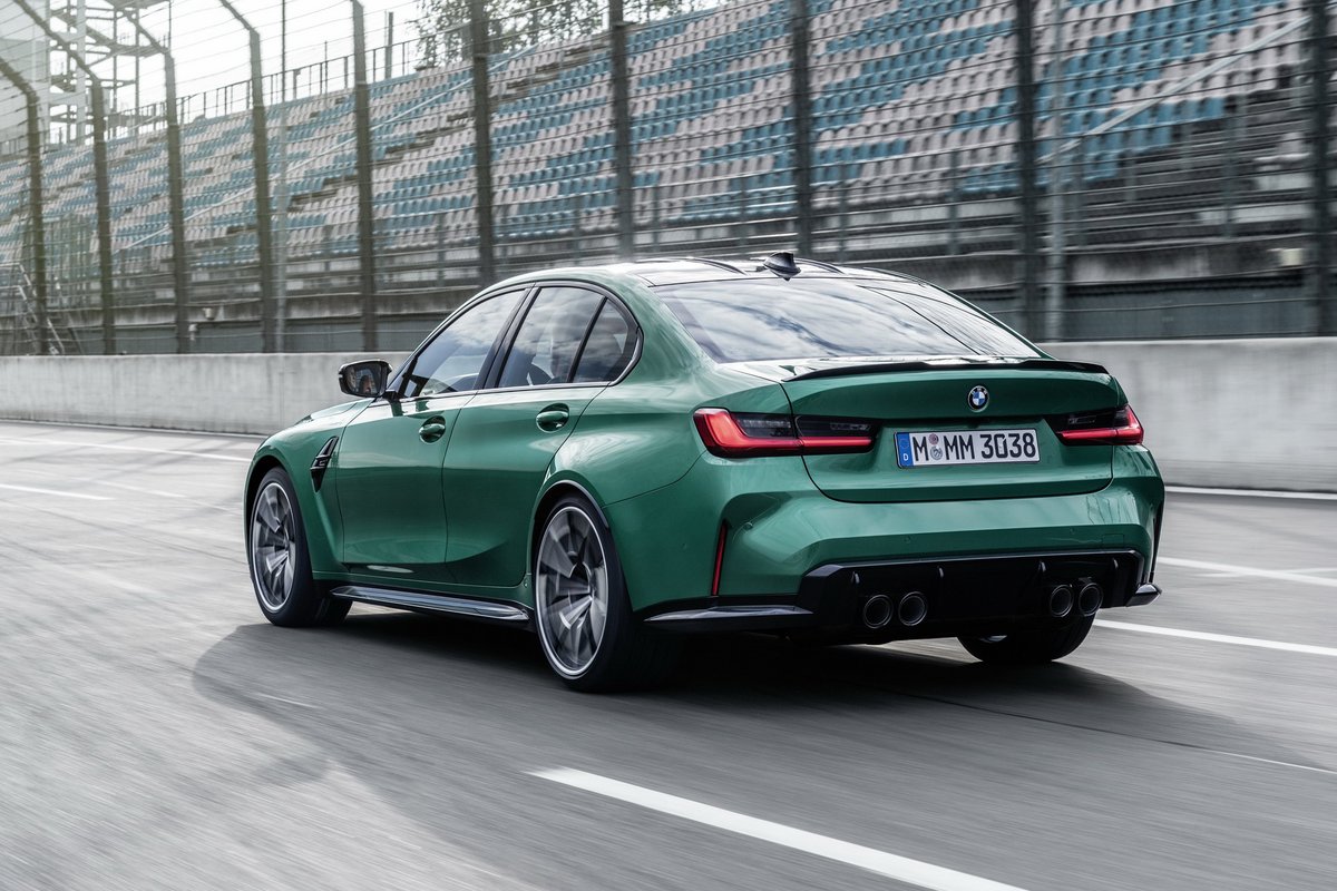 MotorBlogMX's tweet photo. Aterrizan dos grandes de @BMWMex 
M3 Competition:
- 6 cilindros twin turbo 3.0 litros, 510 hp, 650 Nm
- Transmisión de 8 velocidades
- Tracción trasera (xDrive opcional)
- Techo, alerón y detalles en fibra de carbono.
- Desde $1,930,000
#BMWFastOrFun #TeamM3 #TheM3M4Competition https://t.co/49S78AHR8S