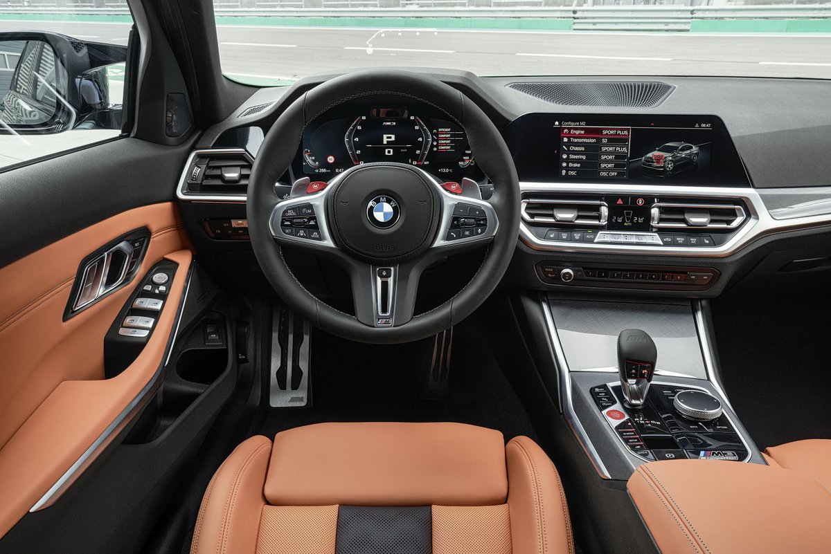 MotorBlogMX's tweet photo. Aterrizan dos grandes de @BMWMex 
M3 Competition:
- 6 cilindros twin turbo 3.0 litros, 510 hp, 650 Nm
- Transmisión de 8 velocidades
- Tracción trasera (xDrive opcional)
- Techo, alerón y detalles en fibra de carbono.
- Desde $1,930,000
#BMWFastOrFun #TeamM3 #TheM3M4Competition https://t.co/49S78AHR8S