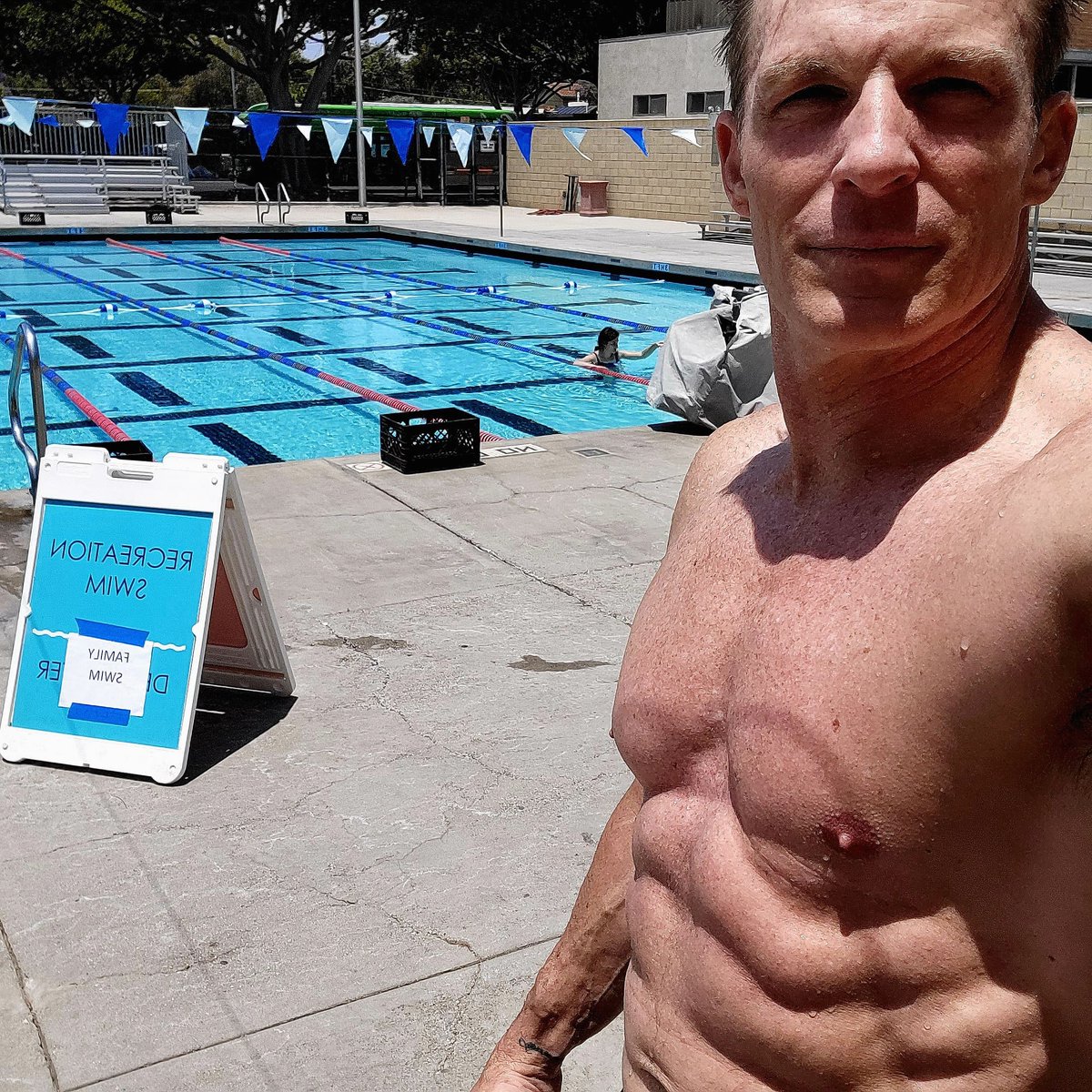 RonMathewsFit's tweet image. Hit the pool for an interval swim workout.I love to change it up.Although yoga, mountain biking, swimming and running and not an Integral part of my training, I try to pepper them in to give my workouts some variety.
Thanks to the Culver pool life guards for 👀  cuz I'm a 🪨
