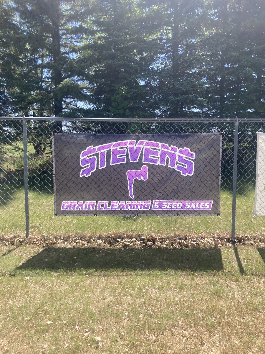 stevens_seed's tweet photo. Proud to support the Renville County Muskrats baseball program.  And special thanks to my wife @lorastevens96 for letting us use her silhouette for the banner.  #CommunityFirst https://t.co/4x09pHe0tr