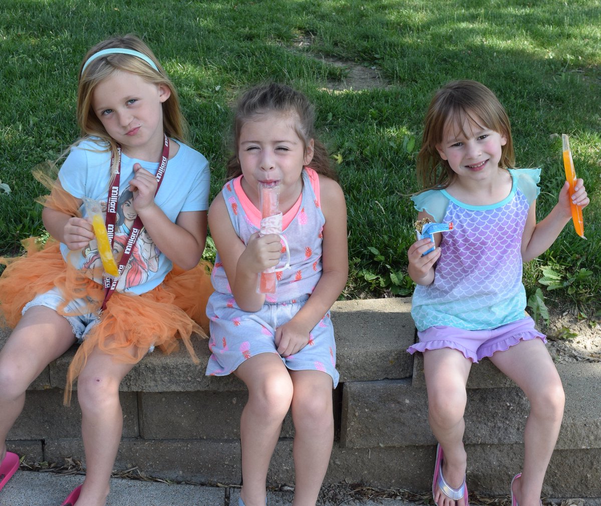 reading4fun1's tweet photo. Beginning sound 'P' day and 100 degree temperatures, of course that means Popsicles at Cody!#summermps2021 #slam2021mps https://t.co/fsveFJphG4