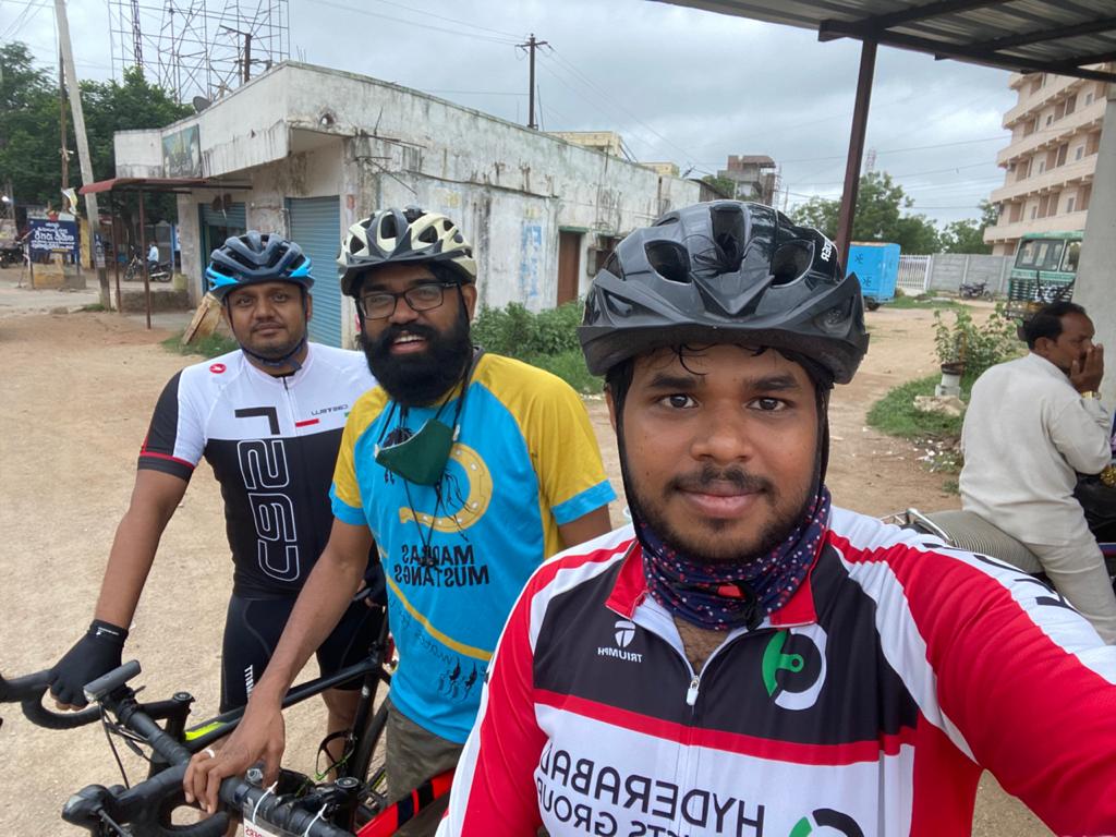 happy_hyderabad's tweet photo. ๐ดโโ๐ดโโ ๐ดโโ#HappyHyderabad
#LOCATION ๐งฟ #Cyberabad #Chapter #ChilkurBalajiTemple #TempleRide #18June21 #6AM
#Route ๐งฟ
#IKEA #TSPA #ChilkurBalajiTemple
#Helmet โ #MUST
#BicyclemayorofHyderabad
#ResetHyderabadWithCycling
#cycling
#Hyderabad
#BICYCLE
#Cycle4change https://t.co/YE6haFKirw