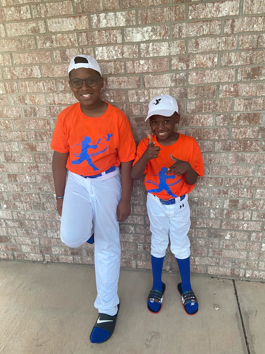 Enrique__Davis's tweet photo. Congratulations to the Astros on winning our season opener tonight! Our team is filled with wonderful children who are eager to learn and Itโs a joy to to have my boys play on the same baseball team with me as their coach!! #CoachEnriqueDavis #GodIsLove #PriorityTraining #Blessed https://t.co/hiF0UvZhd5