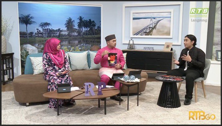ronckk's tweet photo. RTB producers, please do your research for your Rampai Pagi segment. You are interviewing someone who has been accused of sexual harassing girls, stealing people’s artwork and running a very dodgy company. https://t.co/c17rLK3AUi