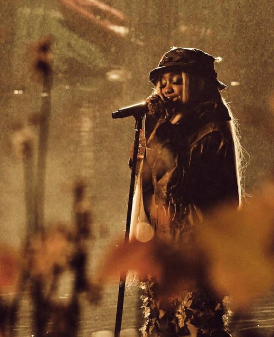 Ororo_Munro1's tweet photo. Sza really served for her virtual concert https://t.co/nudFsREw8Z