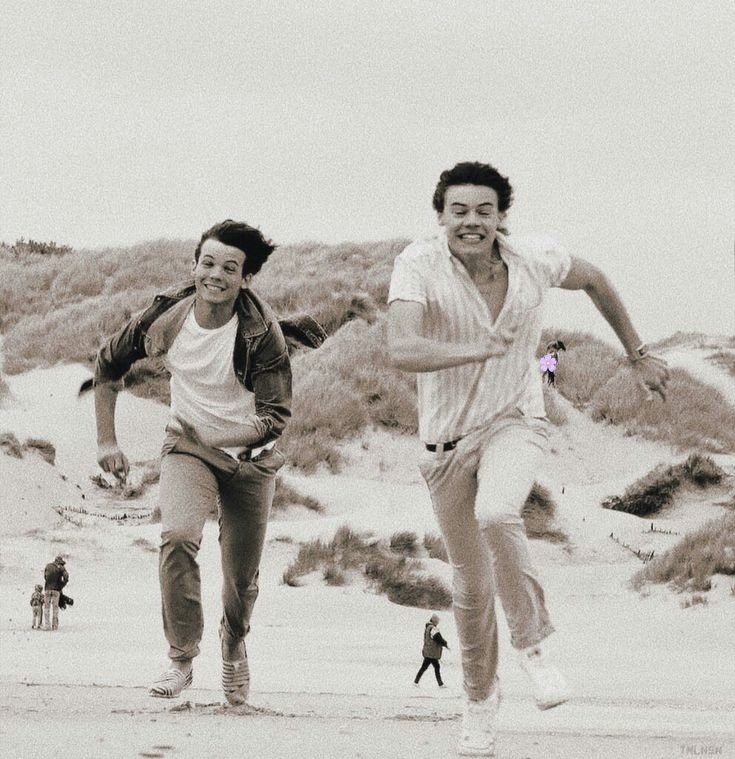 HSLTECUAD0R's tweet image. sexta foto

-Responder con:
#SPLouiesEcuador #StreamWalls #TPHAs21Harry