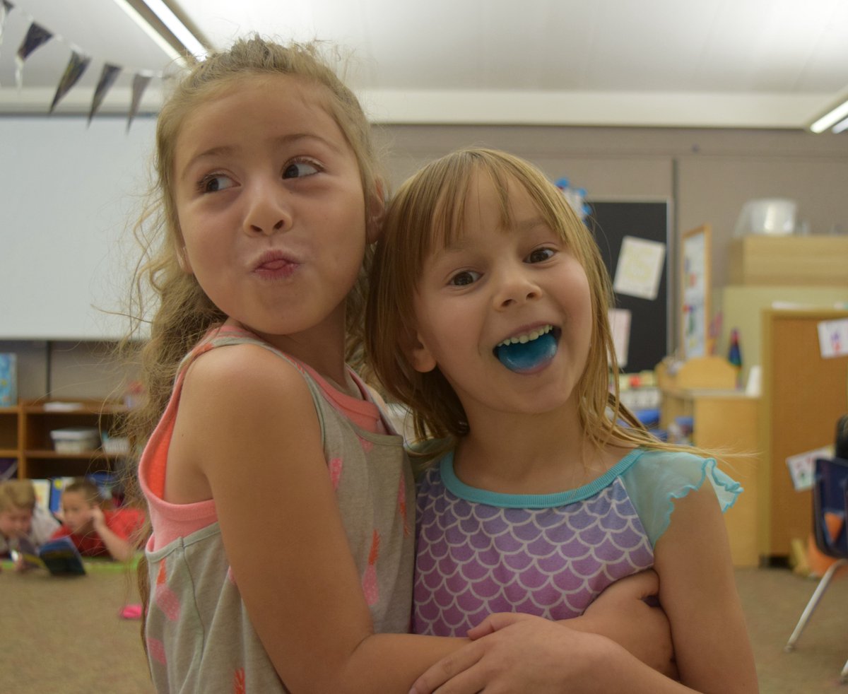 reading4fun1's tweet photo. On P day, in the class P also stood for strike a POSE!! (photo, picture, pretty, pink, ect.)
#summermps2021 #mps2021slam https://t.co/1q8S8L2UTF