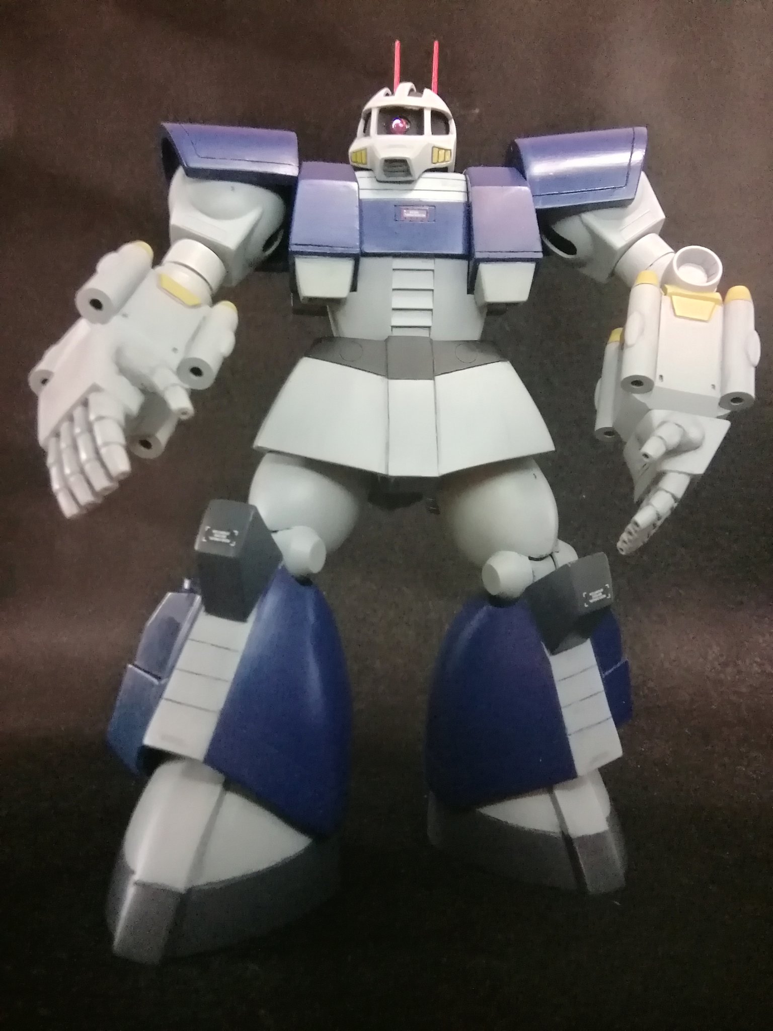 きなこの父おらん ｚタイプザク Msv 羽振り良く増やした黒歴史 ３号機がキットの緑色 ２号機がタコザクになった白 １号機がこの色だったので ジオングがああなった って ニタニタしながら作ってたプロトジオング 悲しい事情で放置中 エコール
