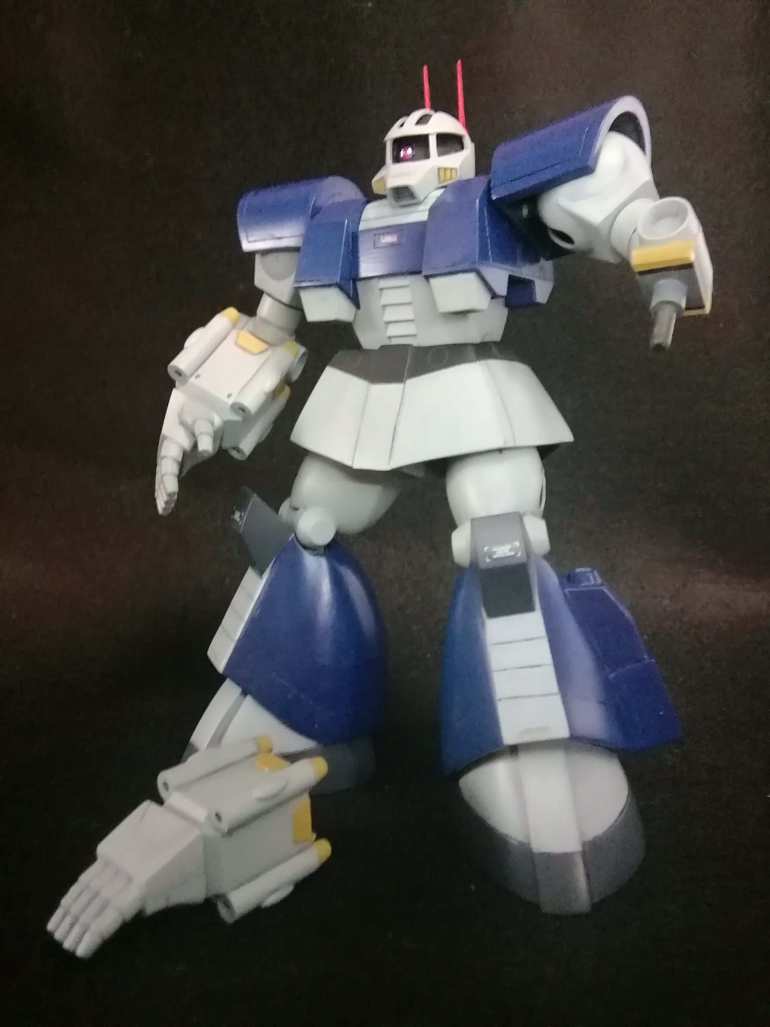 きなこの父おらん ｚタイプザク Msv 羽振り良く増やした黒歴史 ３号機がキットの緑色 ２号機がタコザクになった白 １号機がこの色だったので ジオングがああなった って ニタニタしながら作ってたプロトジオング 悲しい事情で放置中 エコール