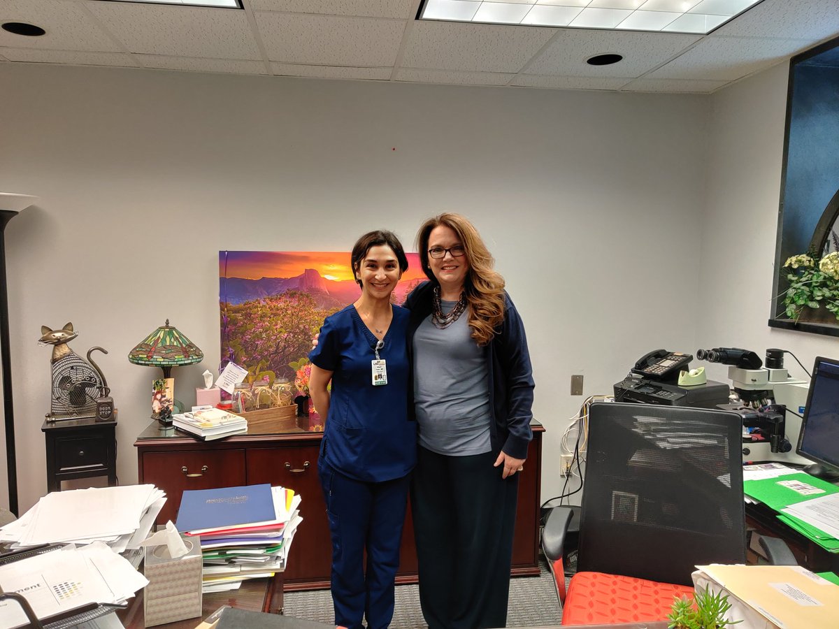 Neginfar1's tweet photo. I was so lucky to have all the best mentors @lsuhshreveport #nextchapteroflife @UTMemPathRes
#donewithfirstyear #donewithlsu #bestprogramdirector #bestdepartmentchair https://t.co/arT23XCOJP