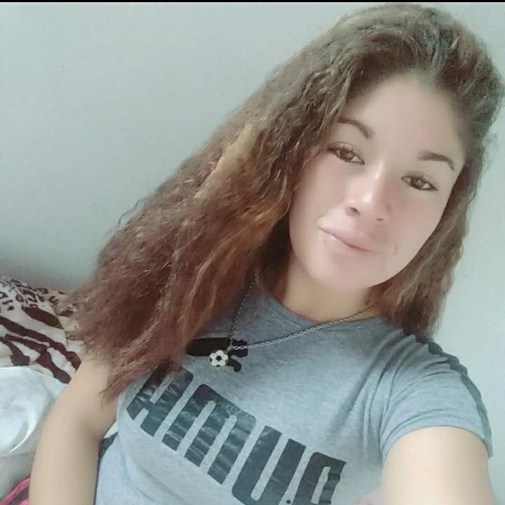 MarianaR31's tweet image. Luciana Sequira, 17 años. El lunes fue a un hotel alojamiento con un joven de la misma edad. El chico se retiró solo. El encargado fue a ver qué pasaba y la encontró desangrándose y convulsionando. 
Luciana murió esta mañana.