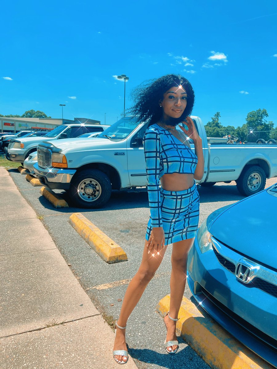 BoujieeKatee's tweet photo. Extremely in my element 💧✨ https://t.co/jmwS4ws65e