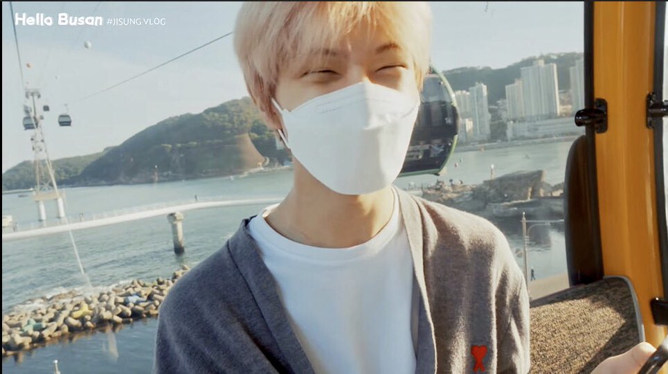 Cherriyu_chingu's tweet photo. The song really suits the scenery and mood.
His smiling eyes (^ω^)
#JISUNGVLOG
#HelloBusan https://t.co/DTYO476eW3