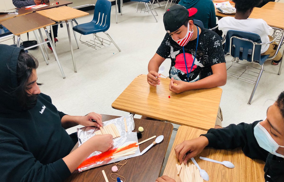 UpadhyayRitcha's tweet image. The students at @HoffmanMS_AISD are budding engineers, creators and investigators. They have created catapult, wind vane and currently designing space launch vehicle that will keep astronauts safe@summerofopportunity @MzHizzle @AggieAdmin92 @Hoffmangreatne1