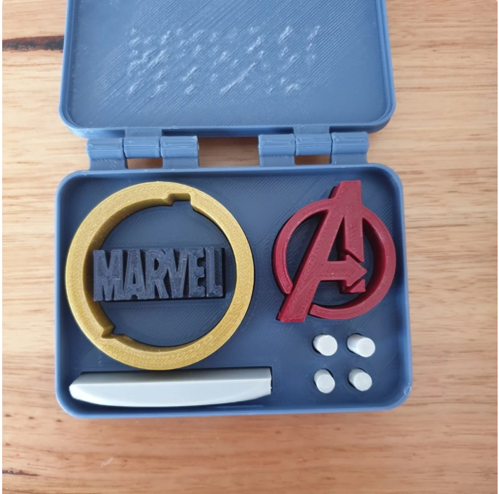3DPrintBunny's tweet photo. Love this competition by @BradR3D. I'm not a modeller but I love making comic themed stuff. I have added the thingiverse link for the 'in a box' toys so you can see them put together.

https://t.co/DyWuIljpWP
https://t.co/xjdiYjjkoE

#BradComp https://t.co/U4XgANstbx