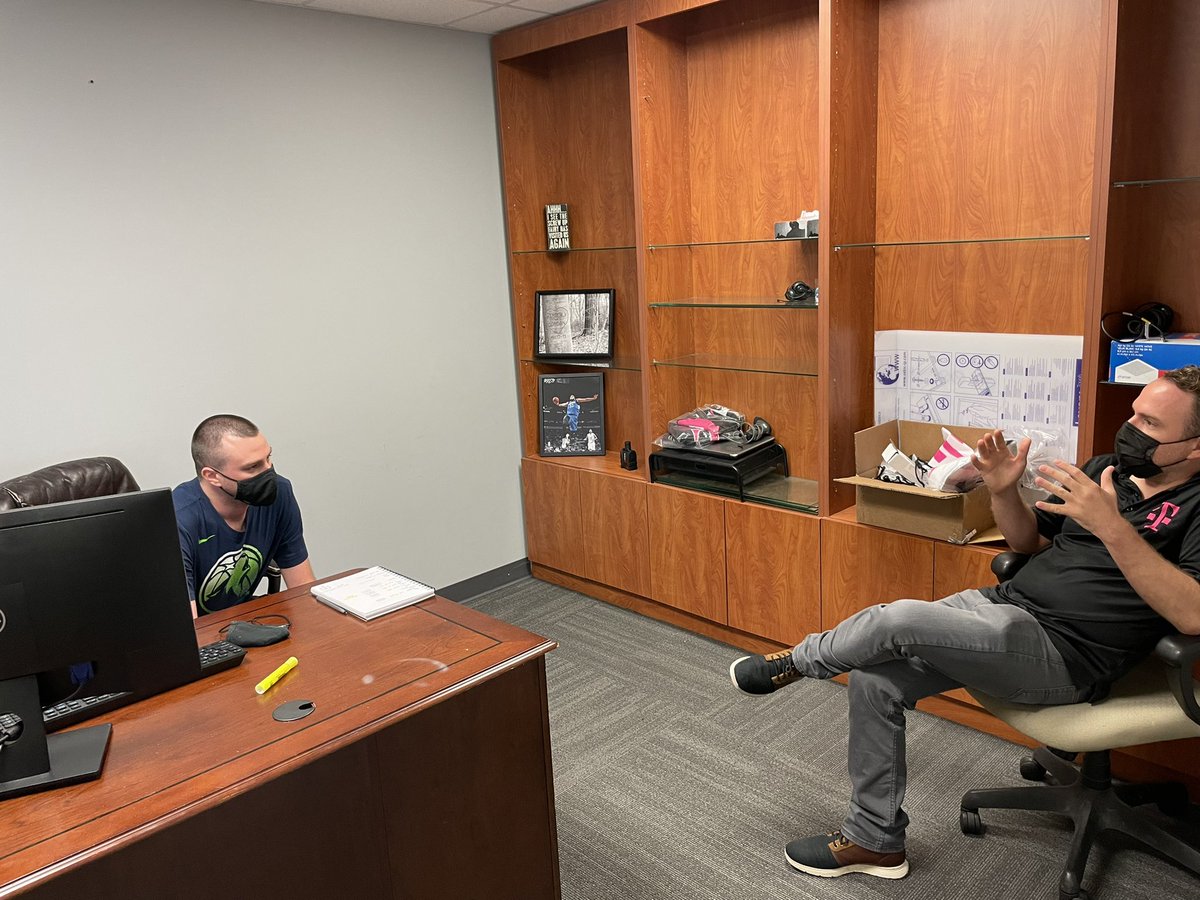 w311h3110th3r3's tweet photo. Had some amazing visits with @jszostek in Northern Minnesota and Fargo. Got to show him how proud I am of my team and celebrated each door contributing to the number 1 market in the West Region! P.S. He liked my hat. @TCCMobile https://t.co/RAJkTde7kL