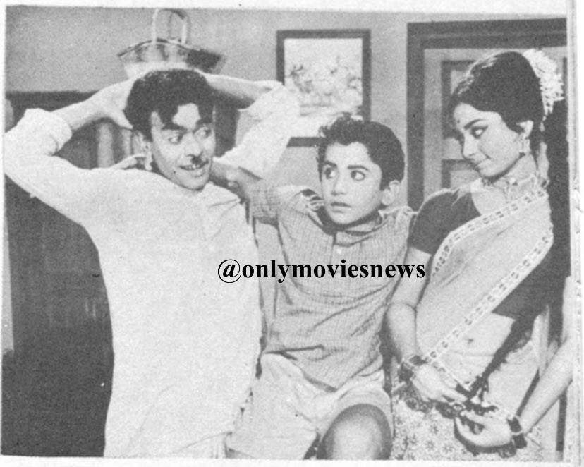 onlymoviesnews's tweet photo. 50 Years For Natabhushan Sobhan Babu garu’s #SisindriChittibabu !!
Alankar Theater, Vizag 48 Days RUN !!
#Sarada #MasterPrabhakar #Sanjeevi #ThammareddyKrishnaMurthy #TChalapathiRao
#50YearsForSisindriChittibabu (18/06/1971) @baraju_SuperHit https://t.co/3eKxMSivVI