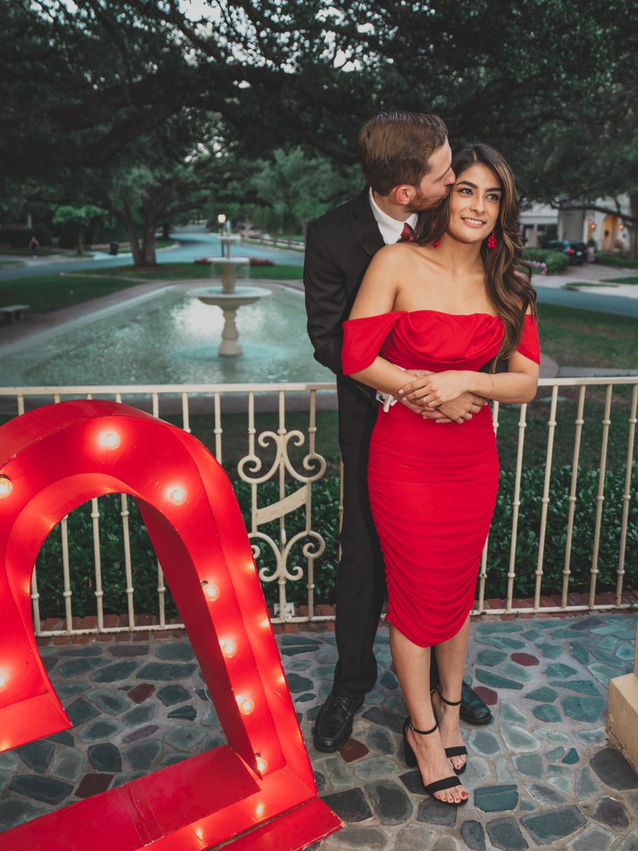 PaigeWhitaker7's tweet photo. Since I haven’t caught Twitter up here are some photos from the proposal and then the best day ever 🥰 https://t.co/SBeDDbrECU