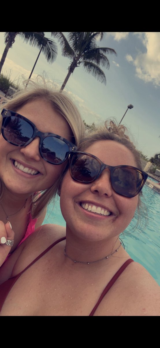 sam_bronson1's tweet photo. Girls trip last month to Florida 💛🧡 https://t.co/wMbTjOB4Uc