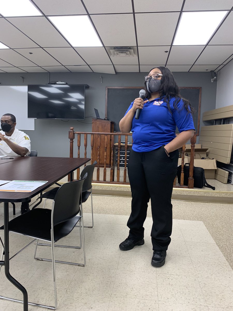 911NORCOMM's tweet photo. TC Lee giving a presentation on @Smart911 to the Village of Bellwood Neighborhood Watch group. We received a lot of good questions and feedback. It’s always great to get out and speak with the people we serve. We are grateful for the opportunity. #NORCOMM #911Education https://t.co/qhHRFbGBx0