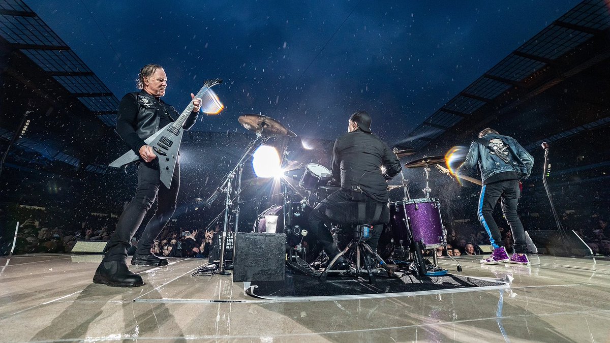 MetSince1981's tweet photo. 📆 En el año 2019, un día como hoy 18 de Junio, @Metallica se presenta en el Etihad Stadium de Manchester, Inglaterra 🏴. Tour: WorldWired.
Bandas invitadas: @Bokassaband & @thebandGHOST.
#Metallica #MetInManchester #WorldWired #WorldWired19 #METALLICAMetalUpYourAss 🗡🚽 https://t.co/NqkqXntwx6