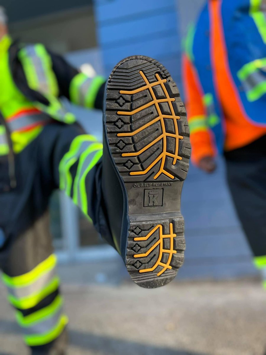 One of our biggest supporters, BIG K Clothings, has done it again. #Thankyou for donating hundreds of beautiful rain jackets, vests, coveralls, shirts, boots, and more. Your continuing generosity is helping the #DTES community get back in the workforce 💪