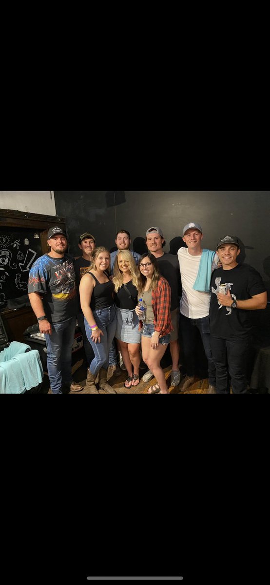 TylerPace's tweet photo. Great seeing you guys tonight @MuscadineBLine @leviwaynejones @brentparker17 @ericclark520 @Bri_Arkema @JulieLasswell 🔥🔥 https://t.co/iJR2T81oQA