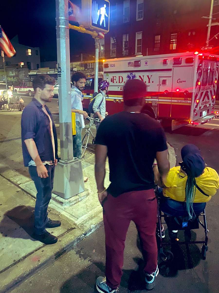 <a href="/nateplaysguitar/">Nate</a> had his whole arm in a old lady’s armpit … <a href="/cuzinstheband/">CUZINSTHEBAND</a> doing the community work lol <a href="/VFerg/">VFerg</a>