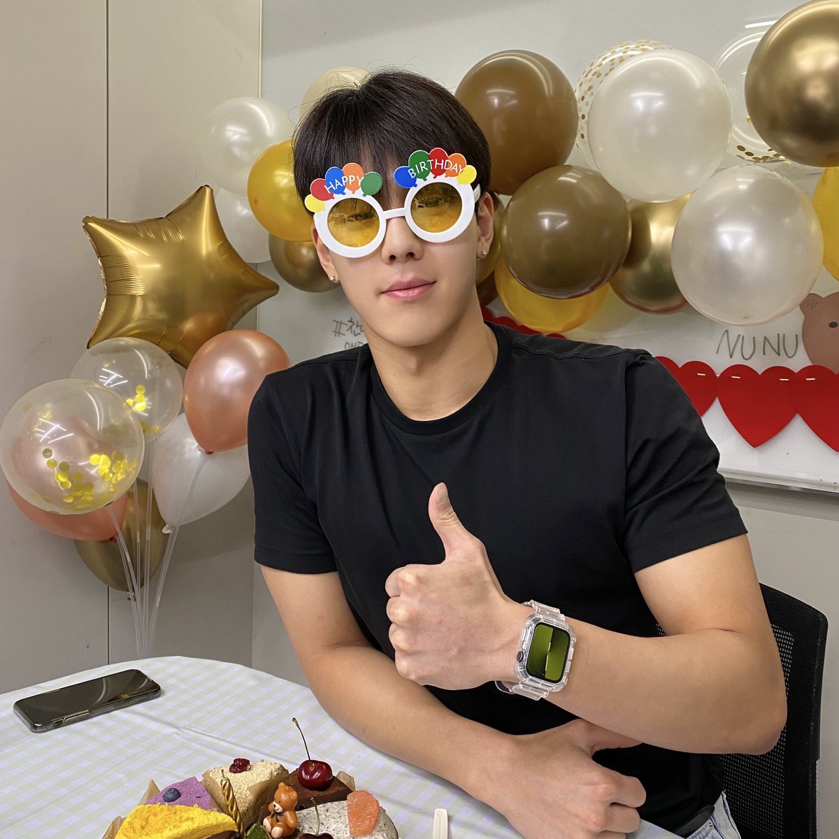 OfficialMONSTAX's tweet image. 너무 너무 즐거운 생일 방송이었어요 축하해 주신 분들 같이 방송 봐 주신 분들 감사합니다 사랑해요 금방 봐요 #셔누