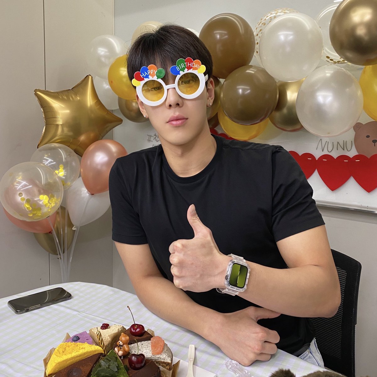 OfficialMONSTAX's tweet image. 너무 너무 즐거운 생일 방송이었어요 축하해 주신 분들 같이 방송 봐 주신 분들 감사합니다 사랑해요 금방 봐요 #셔누