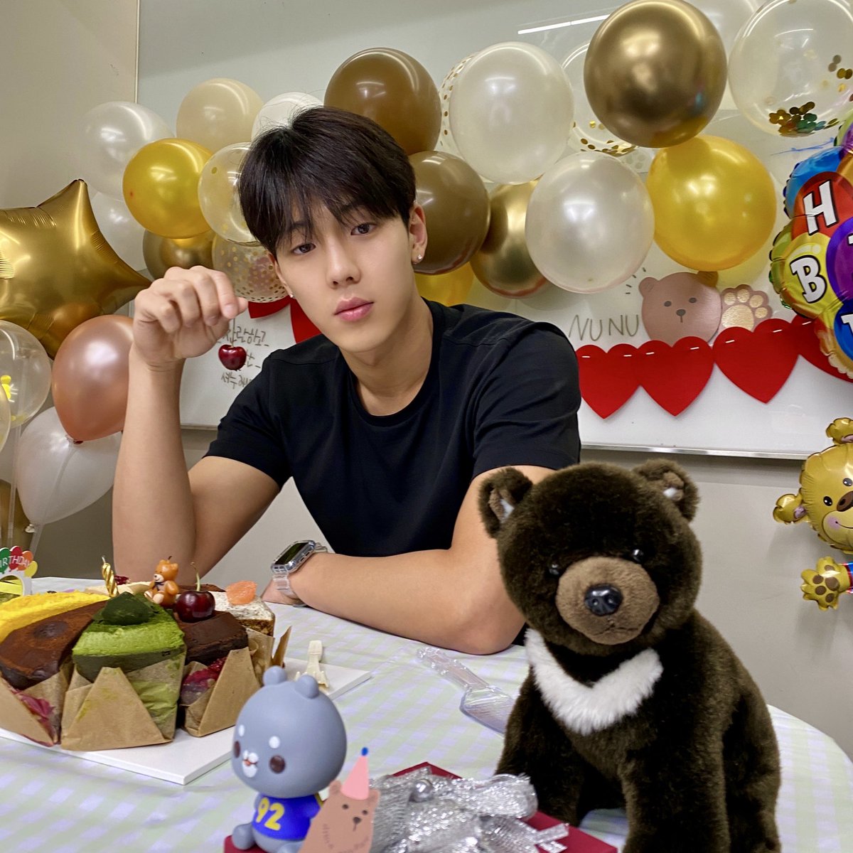 OfficialMONSTAX's tweet image. 너무 너무 즐거운 생일 방송이었어요 축하해 주신 분들 같이 방송 봐 주신 분들 감사합니다 사랑해요 금방 봐요 #셔누