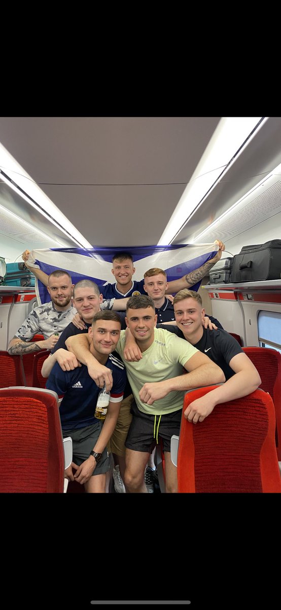 danielbaur5_'s tweet photo. London bound 🏴󠁧󠁢󠁳󠁣󠁴󠁿🏴󠁧󠁢󠁳󠁣󠁴󠁿😎 https://t.co/pAiTGMmALP