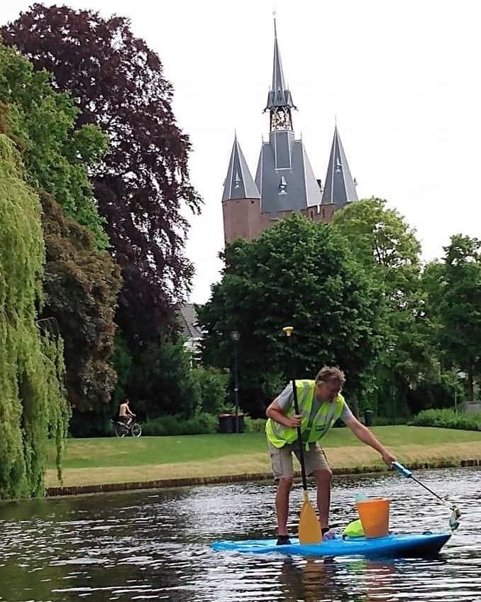 Afgelopen zaterdag was de 1ste SUP-cleanup stadsgracht Zwolle. 5 deelnemers💪. 17 Juli is er plek voor 10🎉. Meedoen? Grijp je kans. Mail trashhunterszwolle@gmail.com (deze actie is mogelijk dankzijondersteuning van <a href="/HiawathaActief/">Hiawatha Actief</a> @TeamStadsdeelMi , <a href="/WDODelta/">Waterschap Drents Overijsselse Delta</a> en <a href="/MooiSchoonNL/">Mooi Schoon</a> .)
