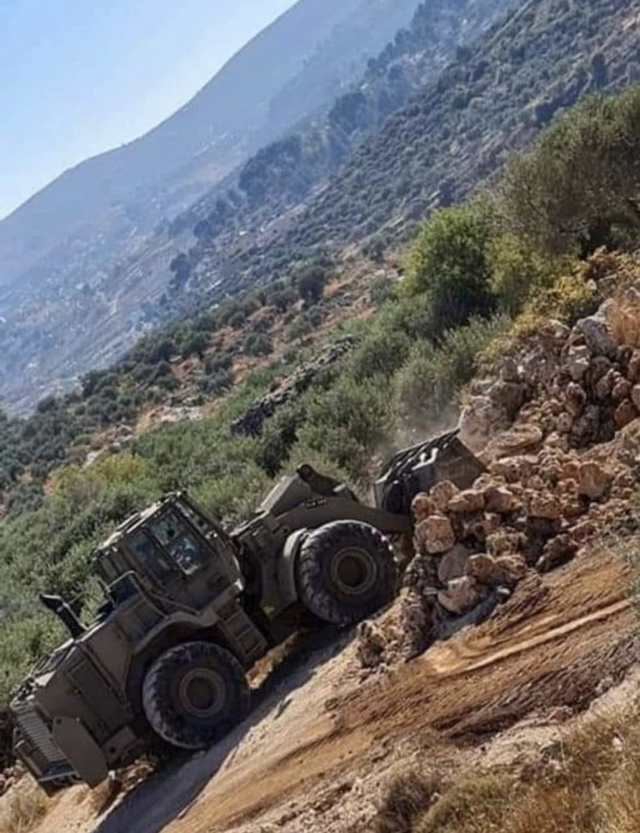 Emannajee's tweet photo. the IOF is preparing for a massacre today, don't leave the people of #Beita alone, today will be very difficult, more than you can imagine! #SaveBeita 
#SaveJabalSbeih https://t.co/51V4pUrIzG