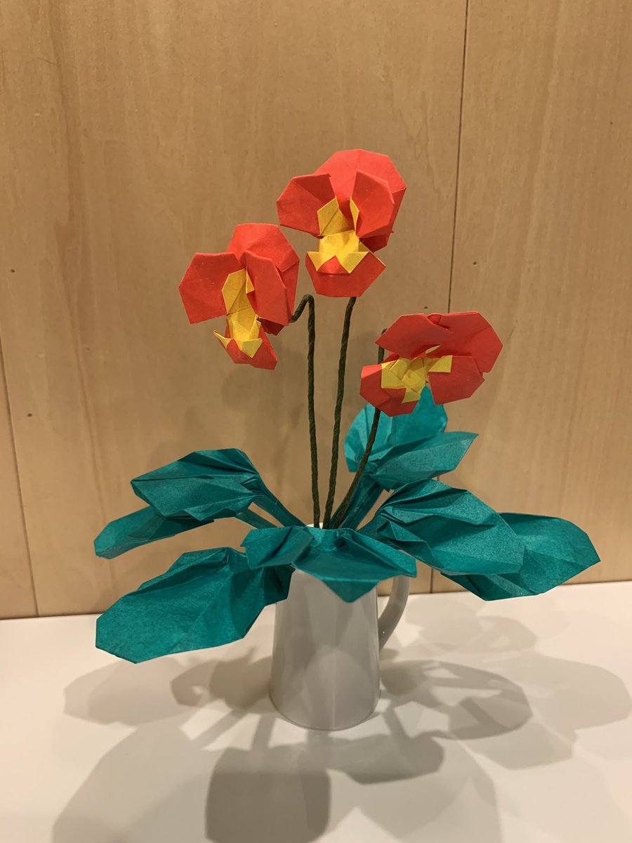 あらら V Twitter パンジーを創作しました 本来は5枚の花弁を4枚に誤魔化しましたが 上手くまとまりました 萼はアヤメの基本形から 葉はフレキシブルなので開葉の段階も調整出来ます 折り紙作品 あらら V Twitter パンジーを創作しました 本来は5枚の花弁を4枚に誤魔化しましたが 上手くまとまりました 萼はアヤメの基本形から 葉はフレキシブルなので開葉の段階も調整出来ます 折り紙作品