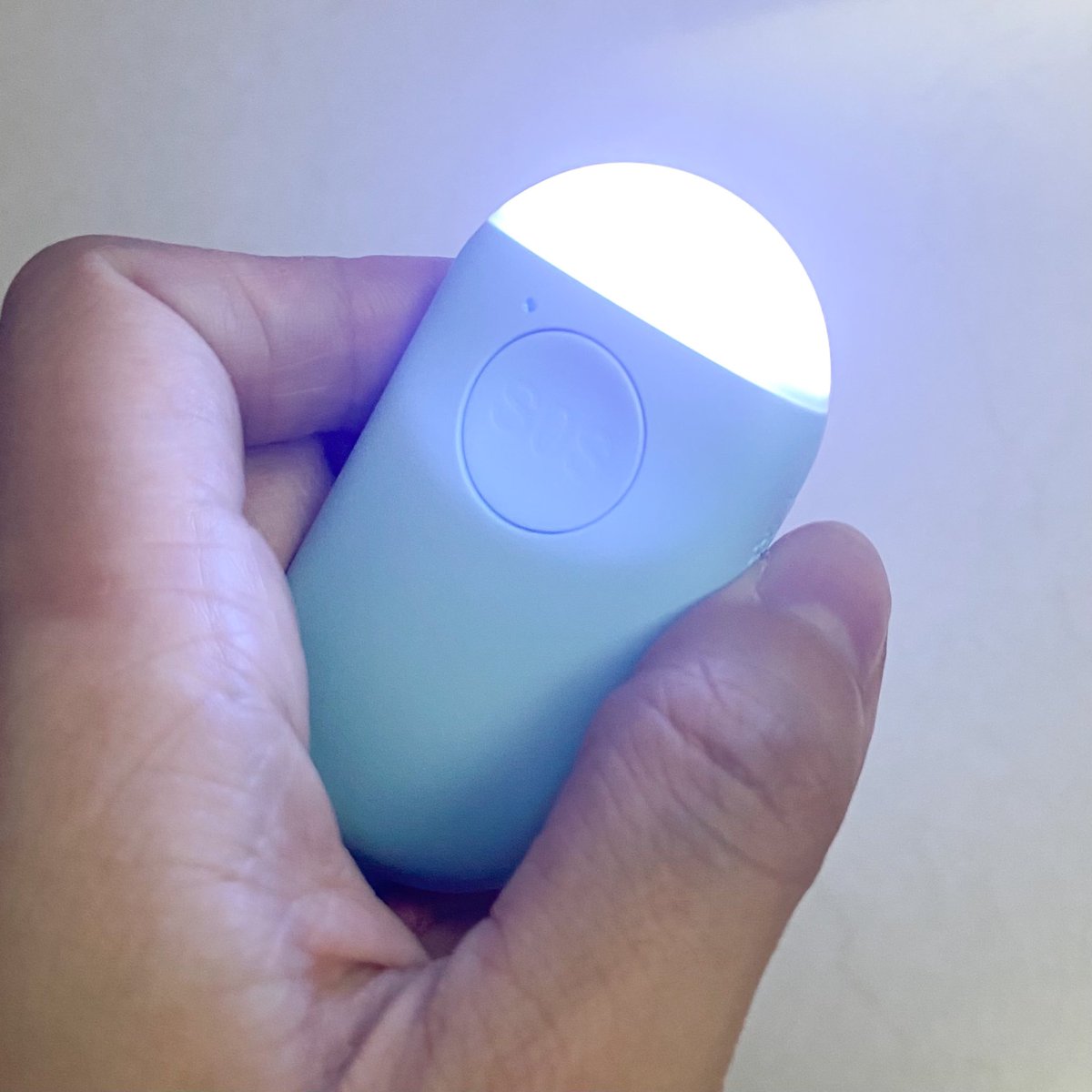 looookmai's tweet image. ทุกวันนี้อันตรายอยู่รอบตัวเรา ควรมีพวงกุญแจเตือนภัยติดไว้เลย เสียงมันจะเหมือนพวกสัญญาณกันขโมย สัญญาณเตือนภัยทั่วไปค่ะ ความดังระดับ 130 เดซิเบล ใช้งานง่ายมาก เป็นแบบปุ่มกด แค่กดปุ่ม SOS 2 ทีเสียงก็จะดังขึ้นทันที มีไฟฉาย+ไฟกระพริบในตัว และเป็นแบบชาร์จด้วย มีไว้อุ่นใจกว่าจริงๆนะ!