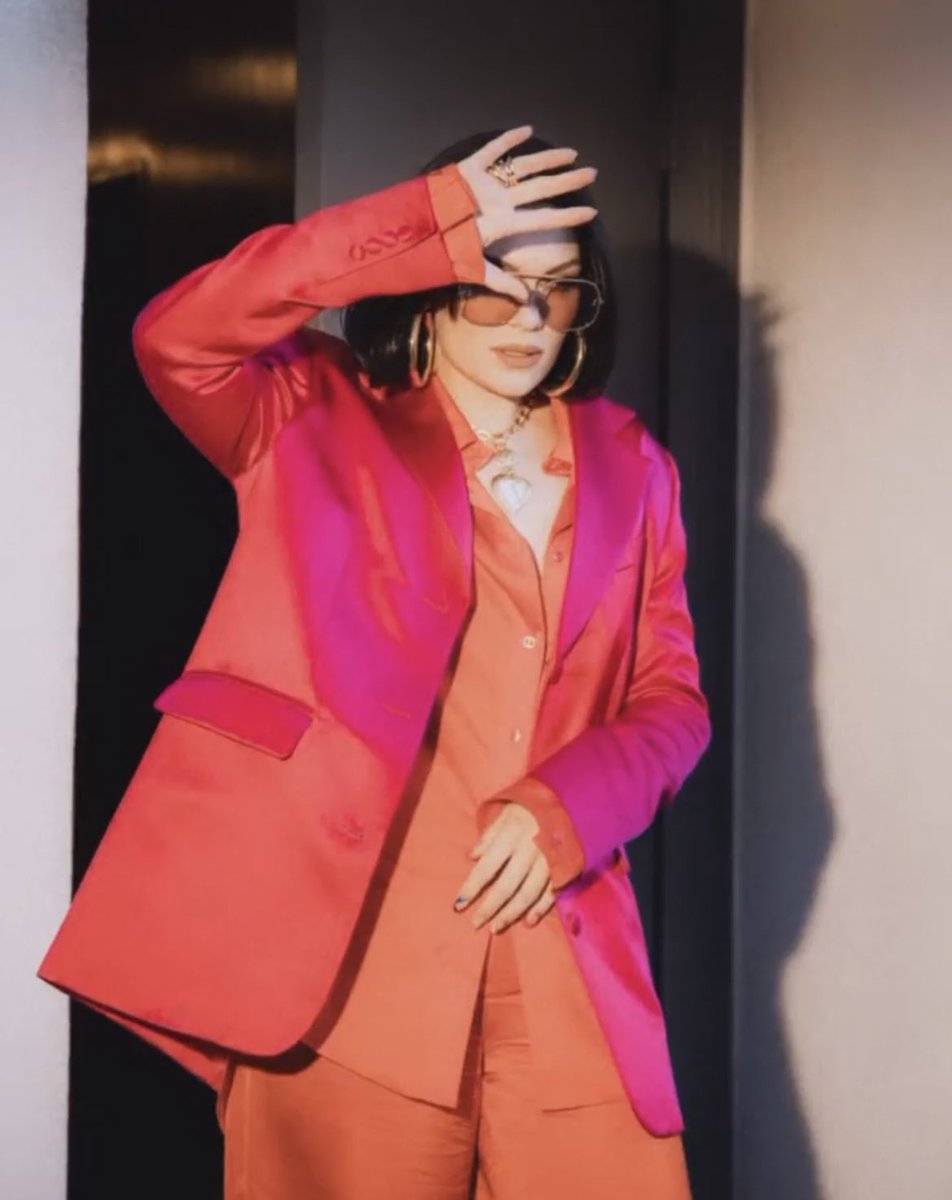 JessieJUpdate_'s tweet photo. Jessie J has revealed that she has devastatingly developed vocal nodules.

Please take a minute to share this, read her Instagram story and show some support for her new single ‘I Want Love’ which she hasn’t been able to promote 😢

https://t.co/eEpdjHakfU #GetWellJessie https://t.co/P4bZvQqqVu