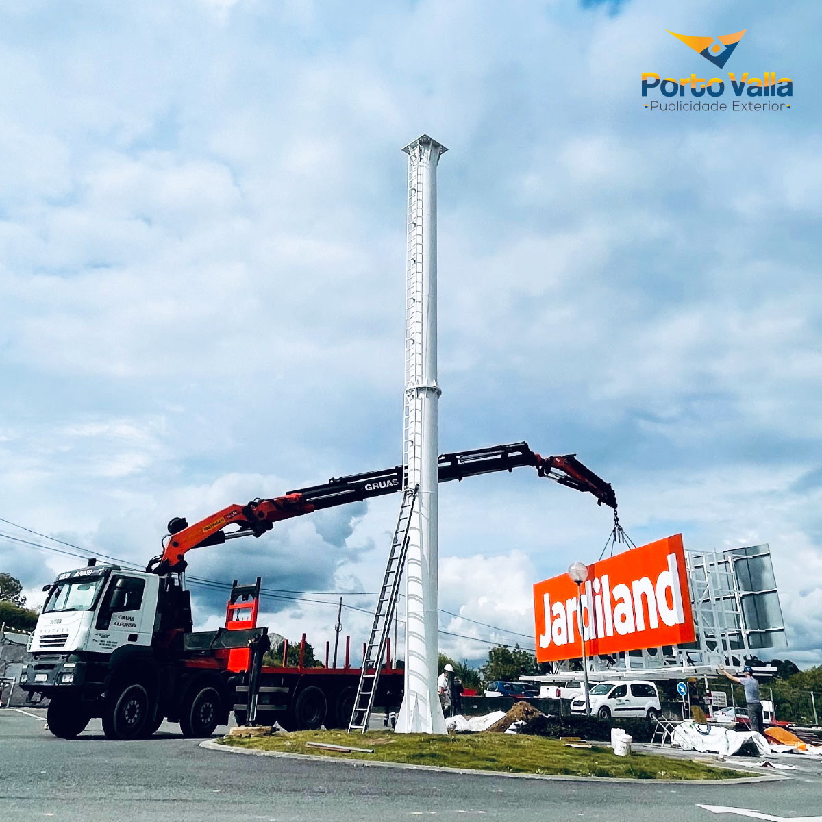 Portovalla's tweet photo. Somos #diseno #fabricacion #instalacion y #rehabilitacion de #soportespublicitarios

Agradecemos a nuestro #cliente @exteriorplusES su confianza para el reacondicionamiento del #monoposte de @jardiland_esp en #oleiros 

¡Ha quedado como nuevo!

#advertisingteam
#workingtogheter https://t.co/ZwCVmHn05y