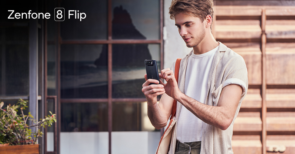 ASUS's tweet image. Change your perspective with a single tap — unleash your creativity with #FlipCamera!

#Zenfone8Flip