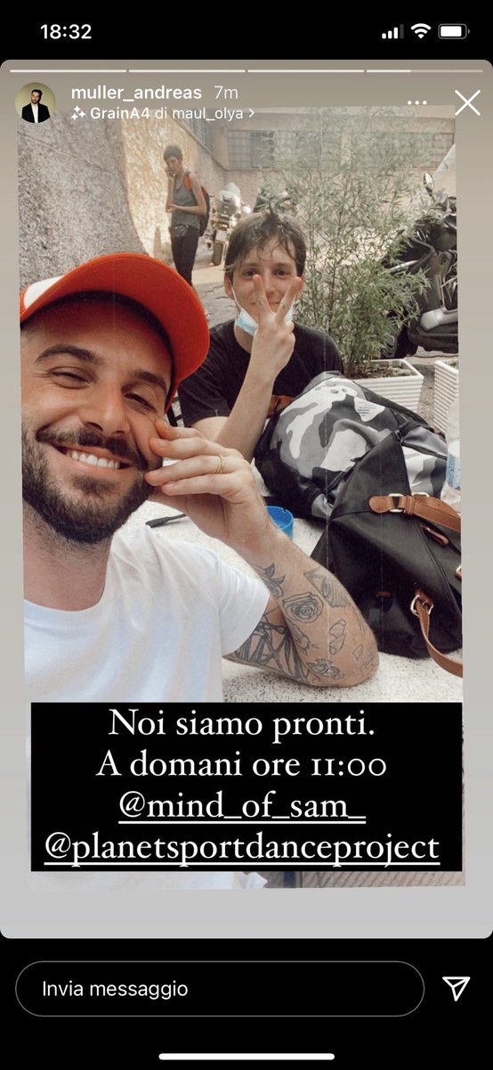 ElisaB03395886's tweet photo. In questo momento questo due stanno facendo lezione insieme!! Qualche ama che è andata? 😍 #amemi #amemici20  #sam https://t.co/Ajb2PiZnM3