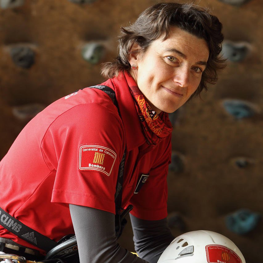 Es fa difícil dir adeu a la Emma Roca, referent per tants. Una dona que desprenia energía a caudals. Pionera en els raids d’aventura, esquí de muntanya i trail. Investigadora incansable, bombera, organitzadora i ferma veu per l’esport femení... La nostra generació et deu molt 🙏