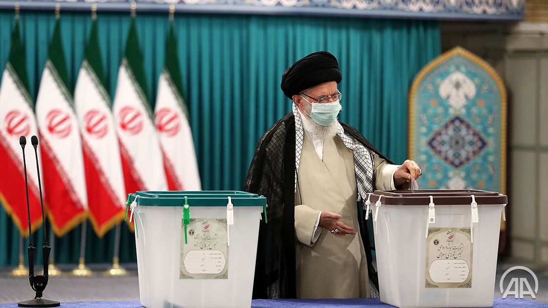 Iran's presidential election has seen thin participation of people in the early hours, but nearly all top conservative and reformist figures have cast their ballots v.aa.com.tr/2278056