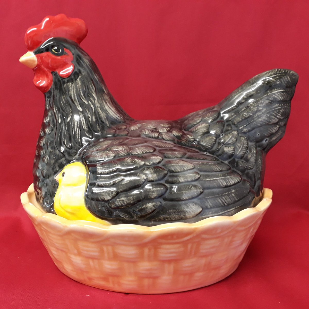 MillSkill's tweet image. This black ceramic hen on nest is fresh out of the kiln today.
thenorthdaleshop.org/products/ceram…