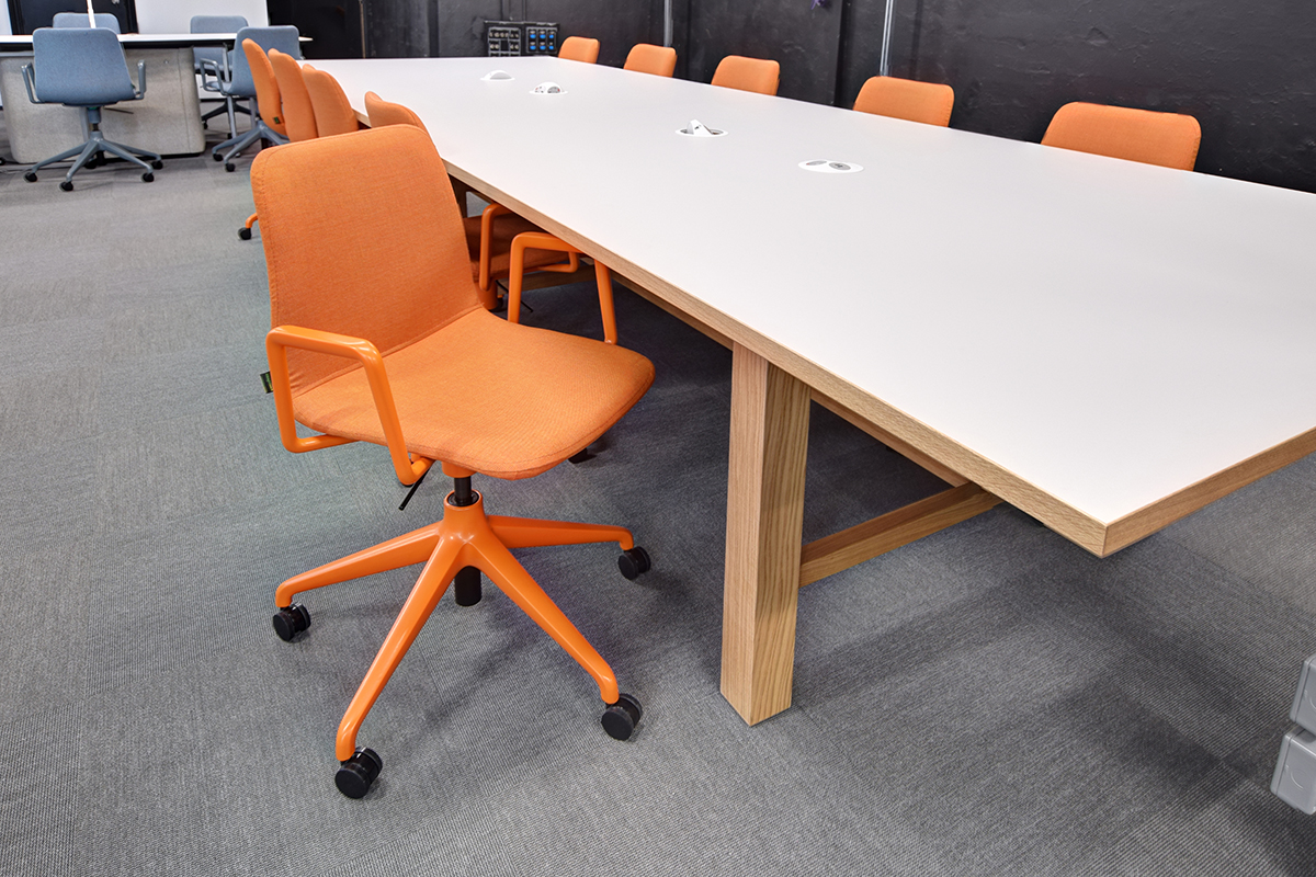 We love these orange monotone work chairs! Their bright and bold colour certainly adds a wow factor, contrasting with the greyscale surroundings. See the full case study online: flexiform.co.uk/case-studies/g…