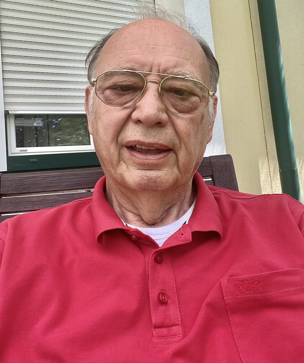 Nach einem Spaziergang von 1,5 Stunden, bei Sonnenschein und + 29 Grad sitze ich bei einem Kaffee im Garten #OeNR #OeBH #GEBÖS # einfach entspannend und schön!