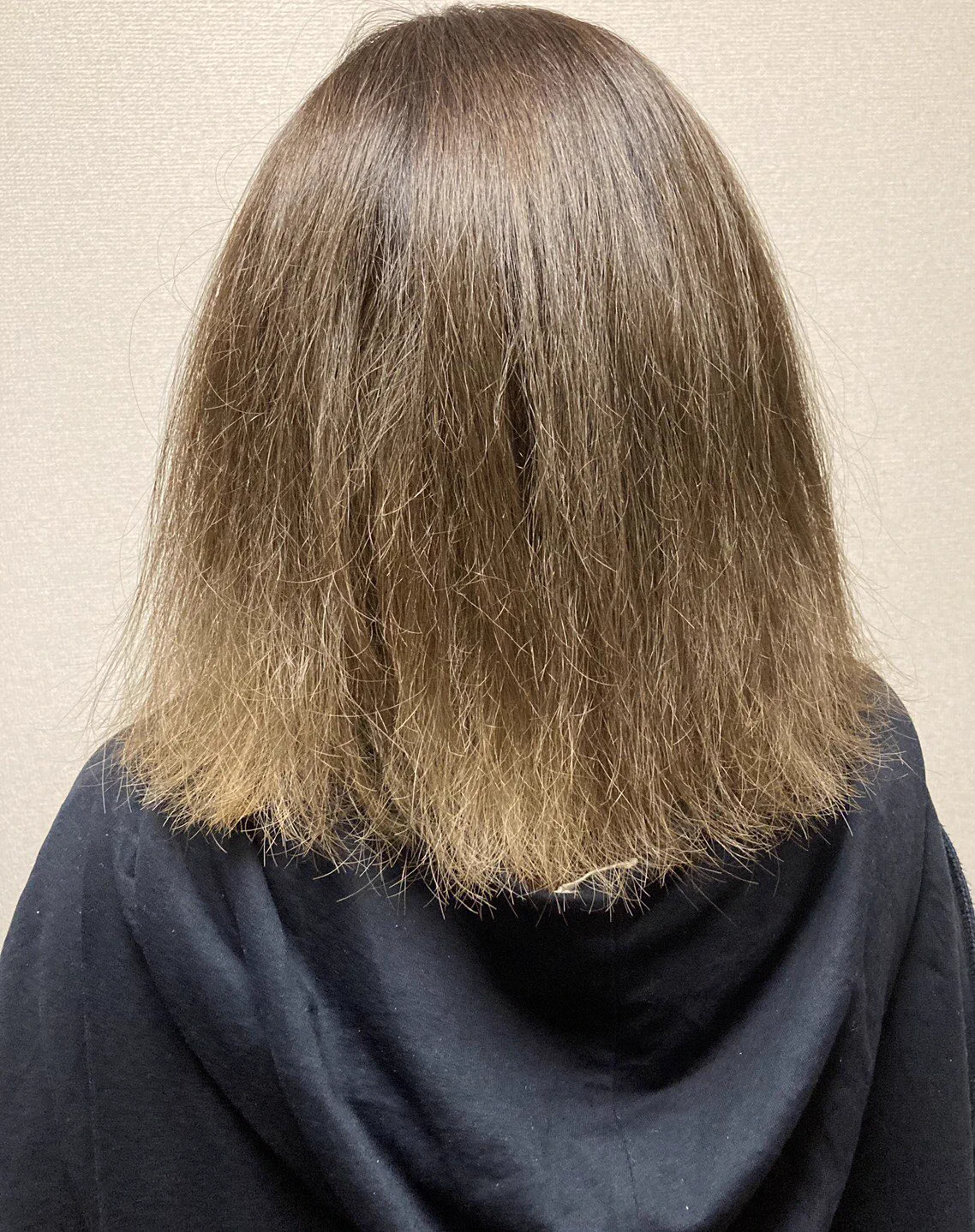 くせ毛さん必見アイテム？コテ無しでもストレートになる「スリーク」が優秀！