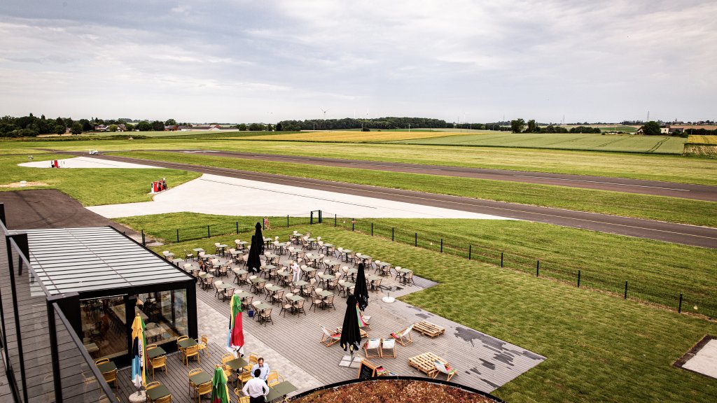 lecho's tweet photo. L'aérodrome de Namur se mue en pôle aéronautique
➡️ https://t.co/vCmdsx4s9s
✍️ par @lofabri
#Spoelberch #Temploux #Aérodrome #Aéronautique https://t.co/kPPMZQSFdU
