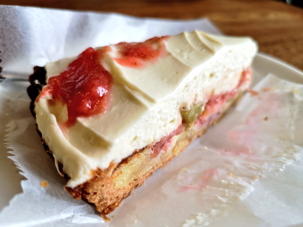 Twitter 上的 ぽつりん 伊那市西町４８８８ ４ Oka Shi 唐木屋のルバーブといちごのタルト T Co Vthwsbfv09 Twitter