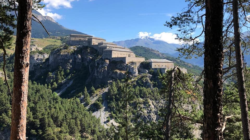 chaletnormalie tweet media